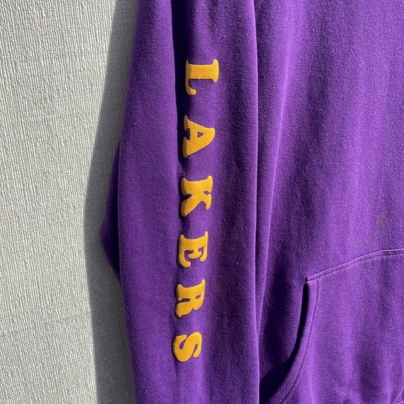 Men's Los Angeles Lakers Purple Victory Pullover Hoodie Size XL - Picture 3 of 7